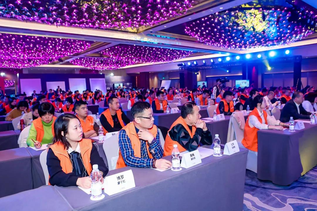 巴迪斯“真抓實干·領航轉型”經銷商年會完美收官，我們明年再會！